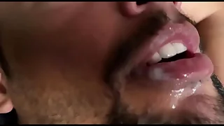 BEBO LEITE E FICOU FELIZ E SATISFEITO